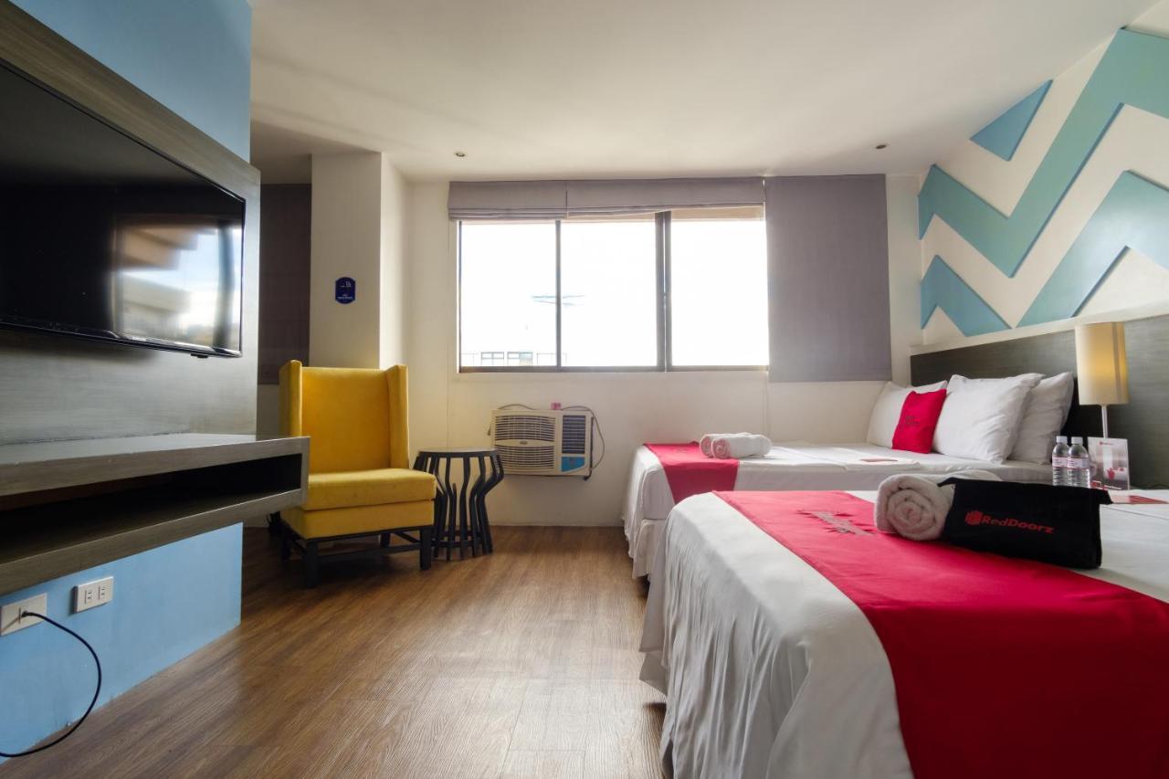 Reddoorz Plus @ Casino Street Makati Makati City Bagian luar foto