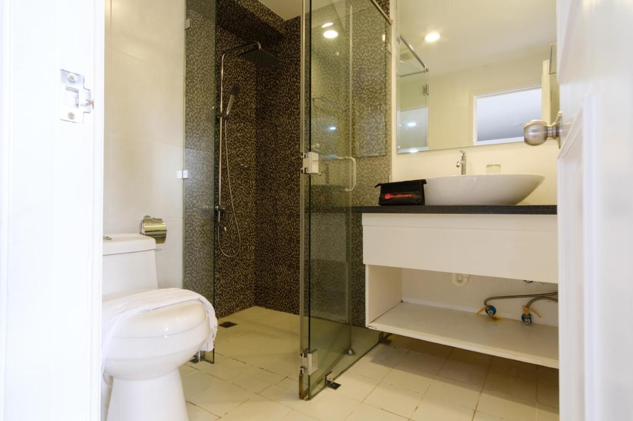Reddoorz Plus @ Casino Street Makati Makati City Bagian luar foto