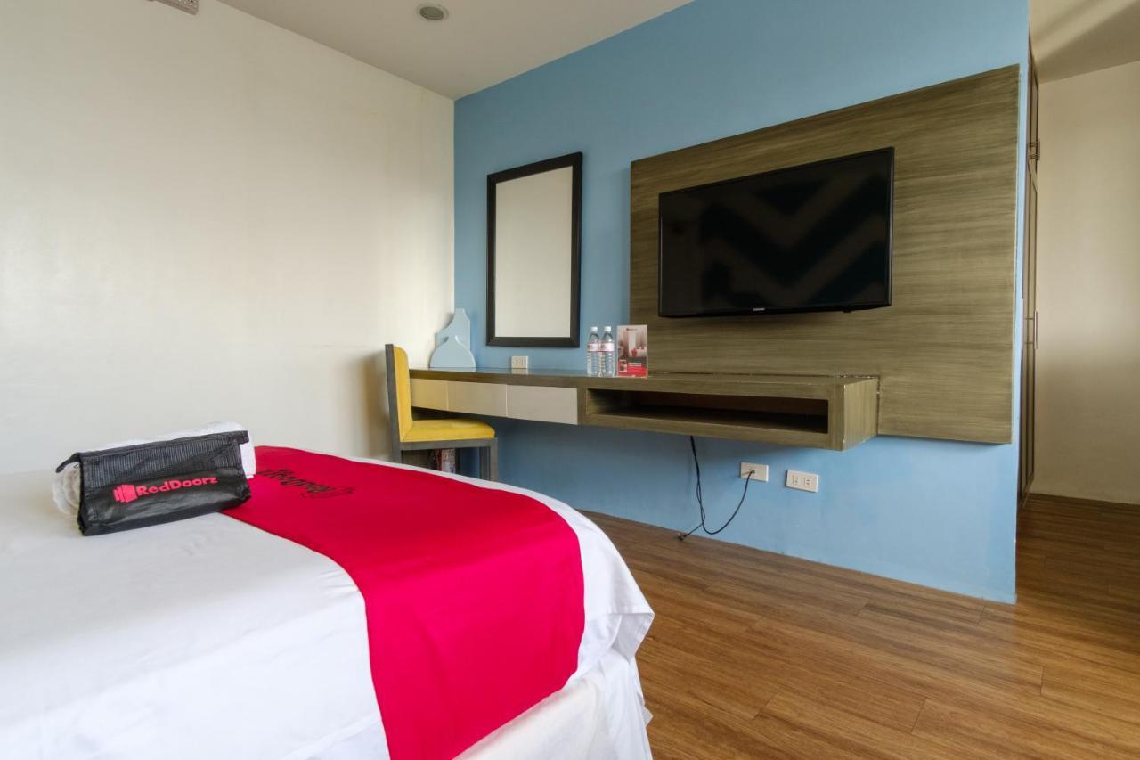 Reddoorz Plus @ Casino Street Makati Makati City Bagian luar foto